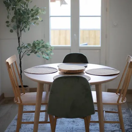 Apartment D'arlette - Terrasse En Centre Falaise (Calvados)