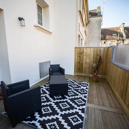 D'arlette - Terrasse En Centre Falaise (Calvados)